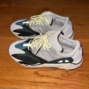 Adidas Yeezy Boost 700 Wave Runner